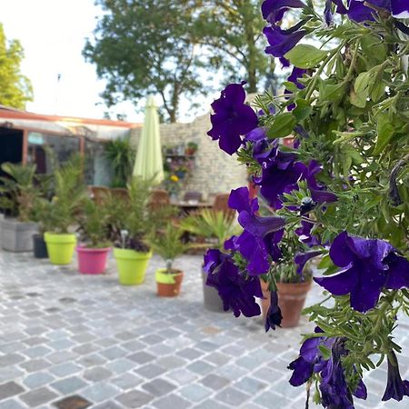 Le Relais De La Posterie Guest House Gembloux Bagian luar foto